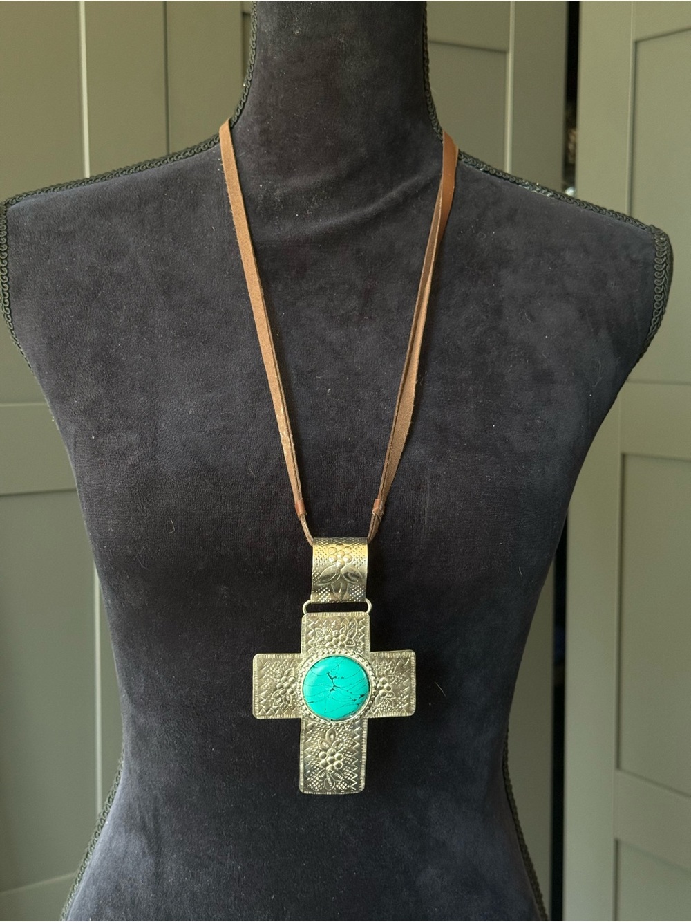 Vintage Faux Turquoise Stone Accent embossed Cross necklace - Silver Tone